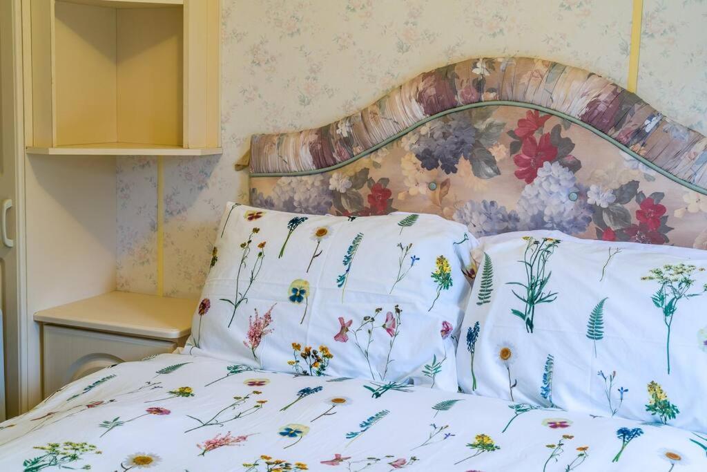 Wind In The Willows: Sleeps 4, Kitchen, Bathroom, Lounge, Wifi Napton on The Hill Экстерьер фото
