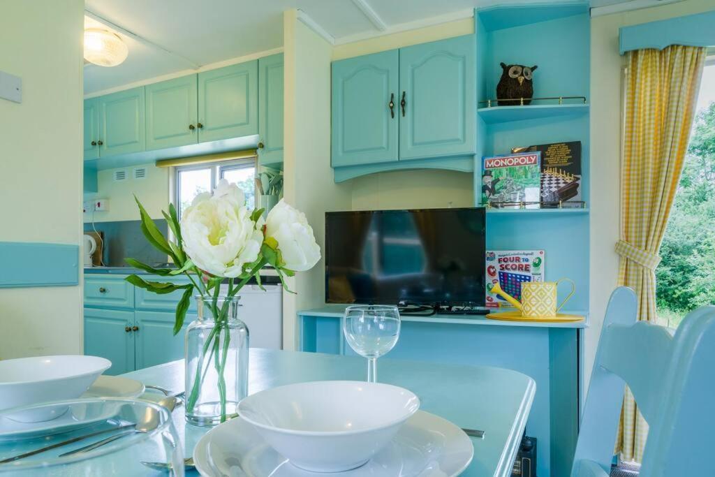 Wind In The Willows: Sleeps 4, Kitchen, Bathroom, Lounge, Wifi Napton on The Hill Экстерьер фото