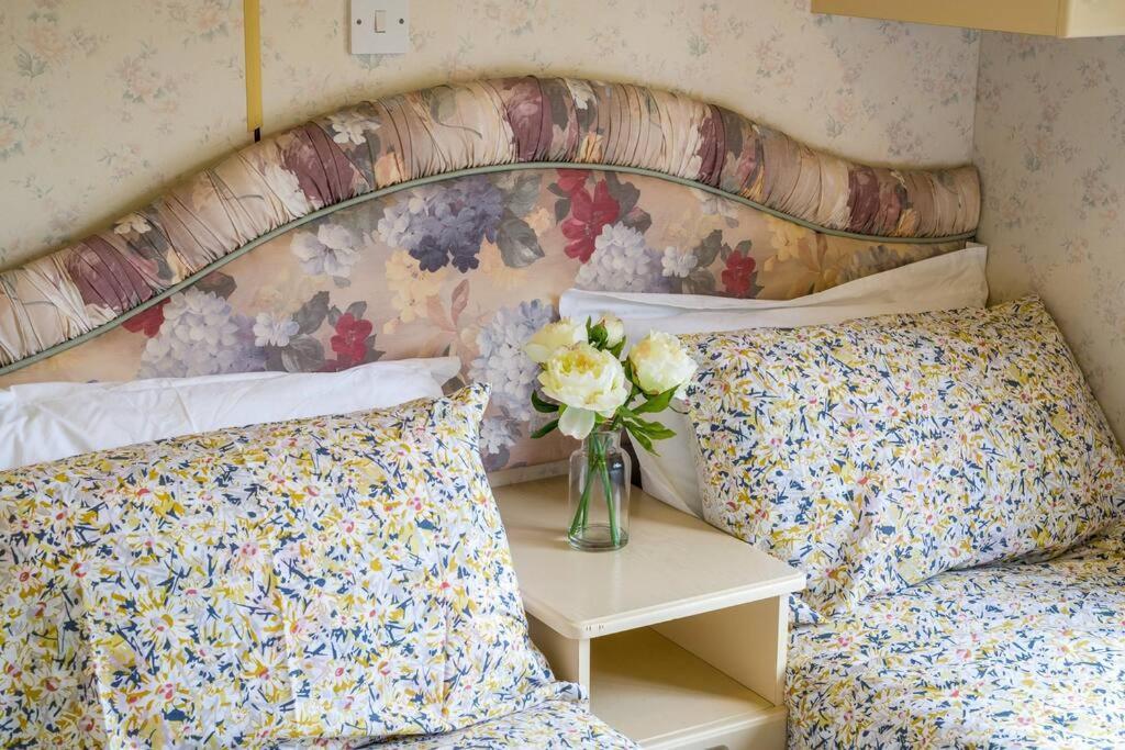 Wind In The Willows: Sleeps 4, Kitchen, Bathroom, Lounge, Wifi Napton on The Hill Экстерьер фото